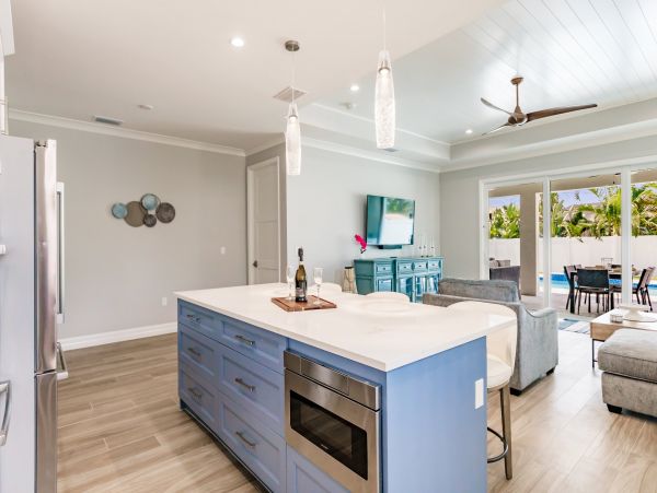 Naples Vacation Pool Home Four Bedroom Walk to Beach