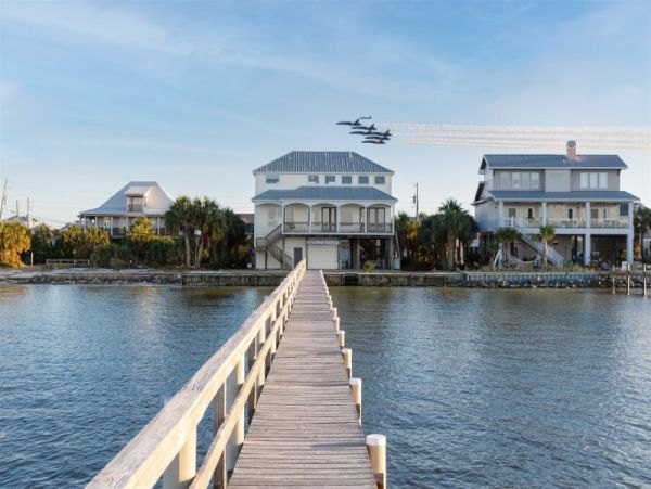Waterfront 5 Bedroom Perfect Getaway in Pensacola Beach