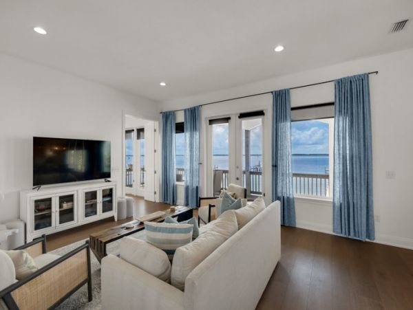 Waterfront 5 Bedroom Perfect Getaway in Pensacola Beach