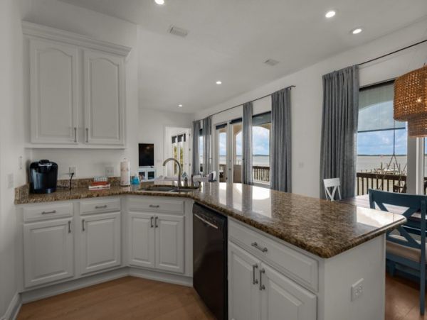 Waterfront 5 Bedroom Perfect Getaway in Pensacola Beach