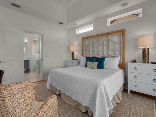 Waterfront 5 Bedroom Perfect Getaway in Pensacola Beach