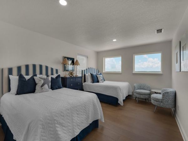 Waterfront 5 Bedroom Perfect Getaway in Pensacola Beach