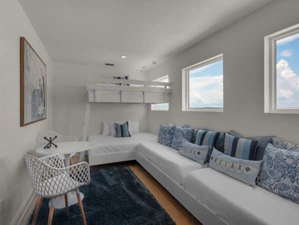 Waterfront 5 Bedroom Perfect Getaway in Pensacola Beach