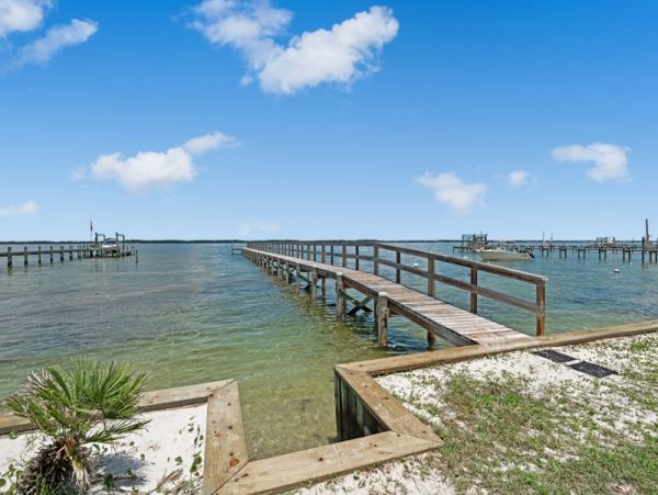 Waterfront 5 Bedroom Perfect Getaway in Pensacola Beach