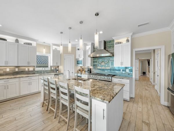Beachfront Vacation Rental with 11 Bedrooms Sleeps 36