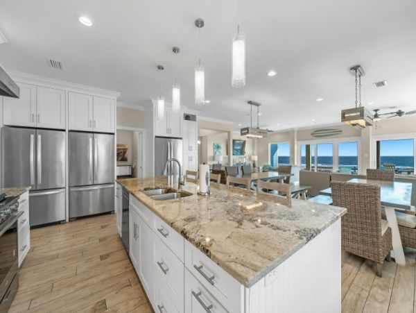 Beachfront Vacation Rental with 11 Bedrooms Sleeps 36