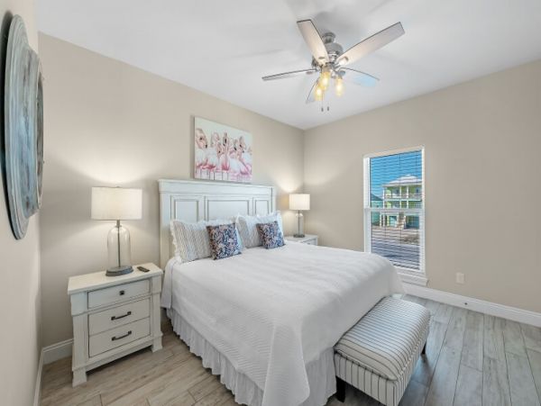 Beachfront Vacation Rental with 11 Bedrooms Sleeps 36
