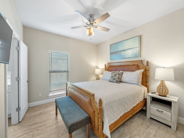 Beachfront Vacation Rental with 11 Bedrooms Sleeps 36