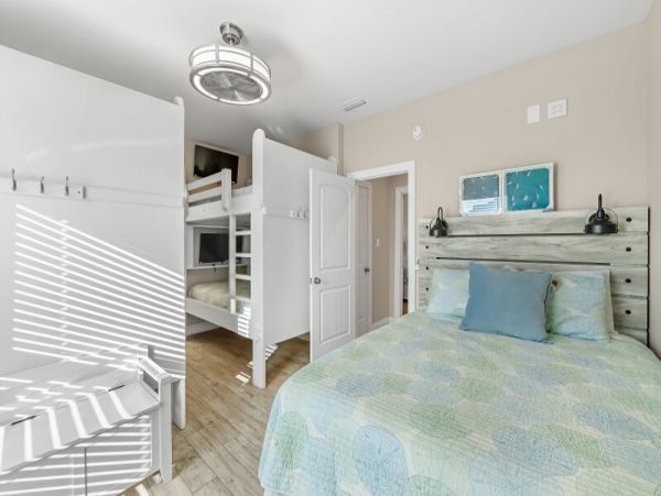 Beachfront Vacation Rental with 11 Bedrooms Sleeps 36