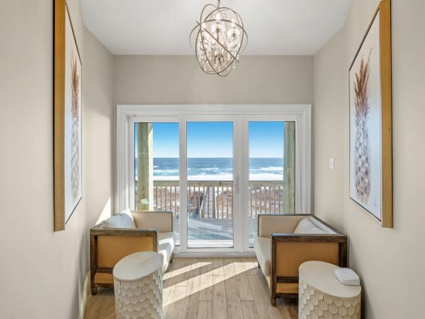 Beachfront Vacation Rental with 11 Bedrooms Sleeps 36