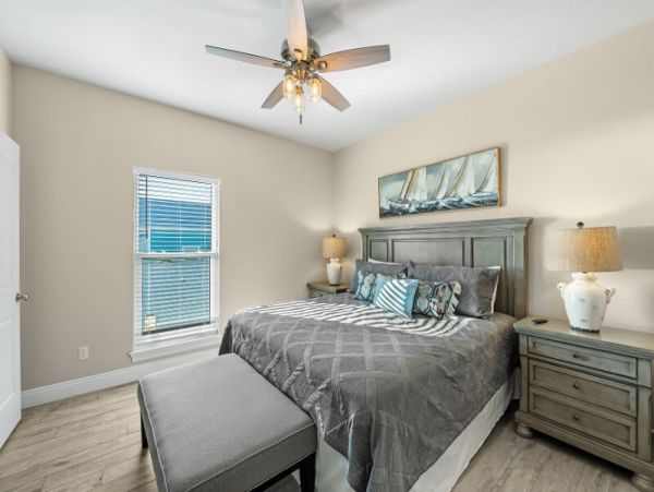Beachfront Vacation Rental with 11 Bedrooms Sleeps 36