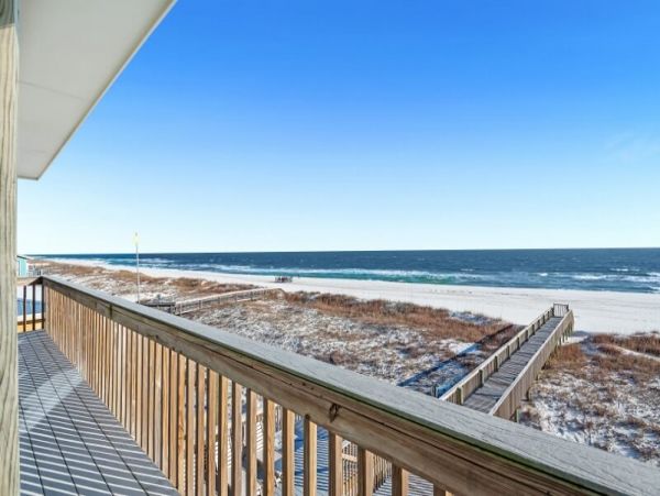 Beachfront Vacation Rental with 11 Bedrooms Sleeps 36