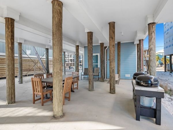 Beachfront Vacation Rental with 11 Bedrooms Sleeps 36