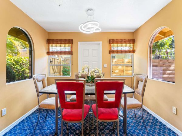 Cozy Two Bedroom Vacation Rental with Private Pool in Siesta Key
