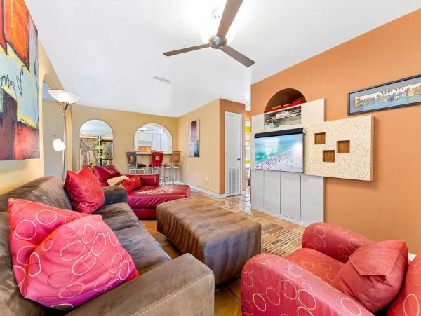Cozy Two Bedroom Vacation Rental with Private Pool in Siesta Key