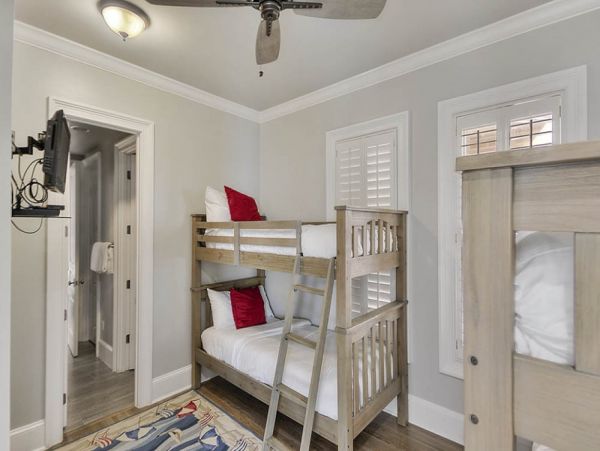 Destin Vacation Rental: Beachfront Luxury Awaits You