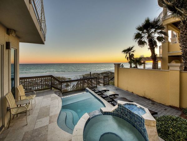 Destin Vacation Rental: Beachfront Luxury Awaits You