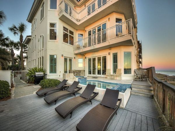 Destin Vacation Rental: Beachfront Luxury Awaits You
