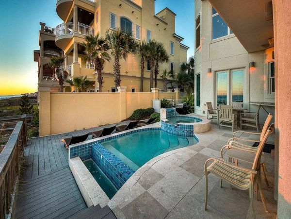Destin Vacation Rental: Beachfront Luxury Awaits You
