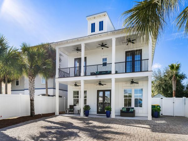 Tropical Oasis with 6 Bedrooms and Private Pool in Destin