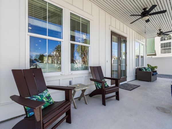 Tropical Oasis with 6 Bedrooms and Private Pool in Destin