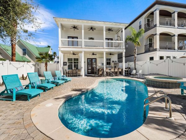 Tropical Oasis with 6 Bedrooms and Private Pool in Destin