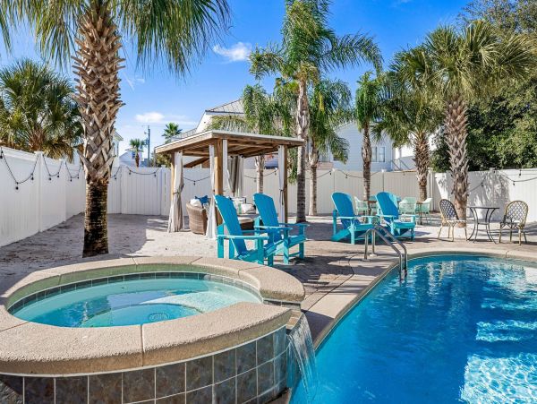 Tropical Oasis with 6 Bedrooms and Private Pool in Destin