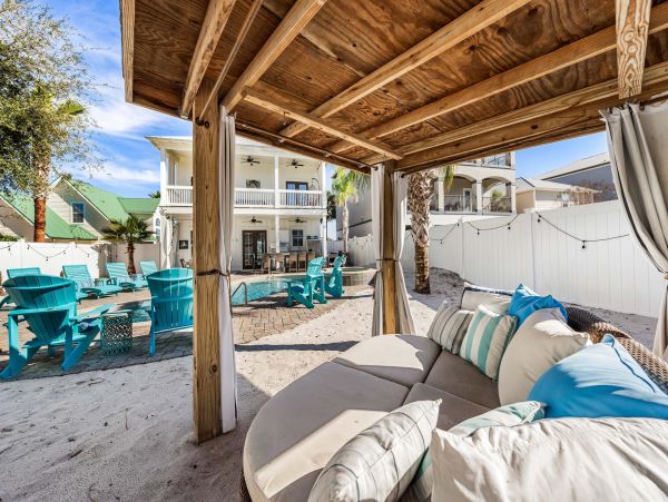 Tropical Oasis with 6 Bedrooms and Private Pool in Destin