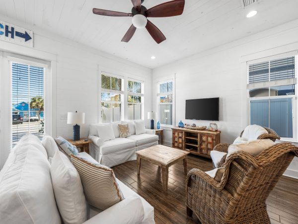 Tropical Oasis with 6 Bedrooms and Private Pool in Destin