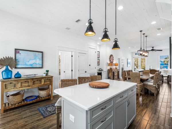 Tropical Oasis with 6 Bedrooms and Private Pool in Destin