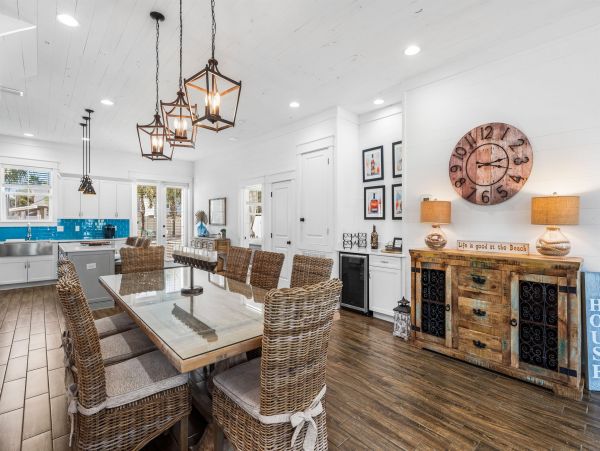 Tropical Oasis with 6 Bedrooms and Private Pool in Destin