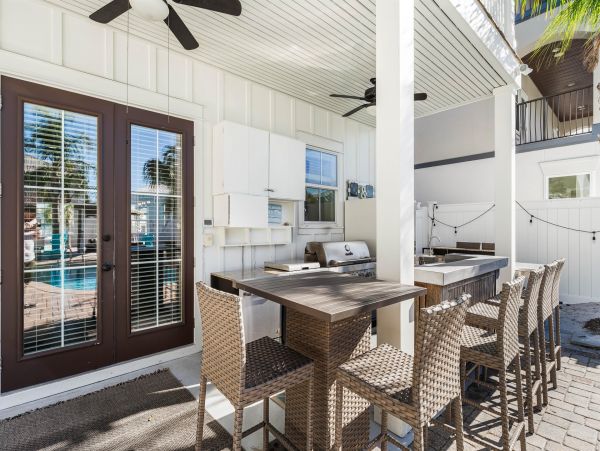 Tropical Oasis with 6 Bedrooms and Private Pool in Destin
