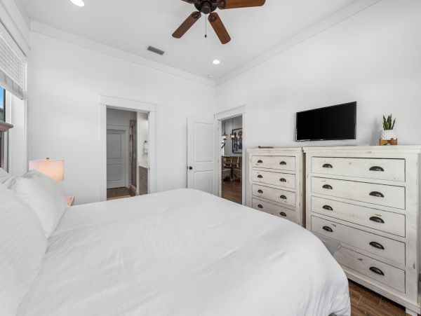 Tropical Oasis with 6 Bedrooms and Private Pool in Destin
