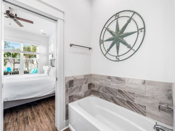 Tropical Oasis with 6 Bedrooms and Private Pool in Destin
