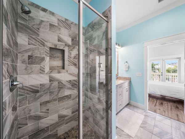 Tropical Oasis with 6 Bedrooms and Private Pool in Destin