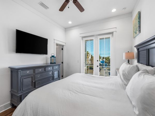 Tropical Oasis with 6 Bedrooms and Private Pool in Destin