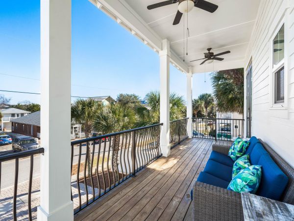 Tropical Oasis with 6 Bedrooms and Private Pool in Destin