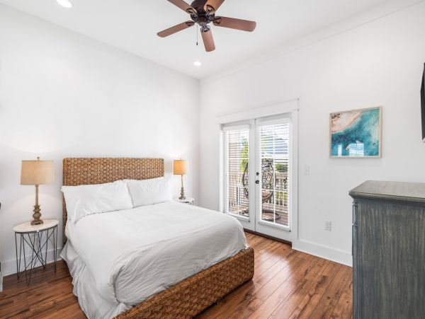 Tropical Oasis with 6 Bedrooms and Private Pool in Destin