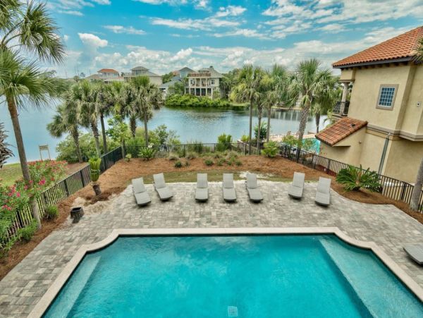 Destin Vacation Home Steps to Beach Nine Bedroom