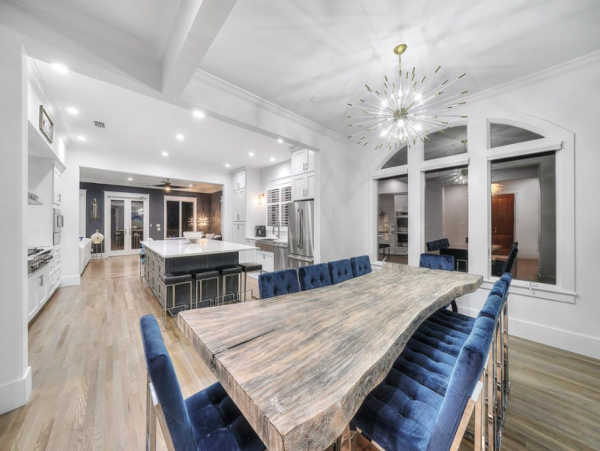 Luxurious Destin Beachfront Retreat: 8-Bedroom, 9-Bathroom Vacation Home