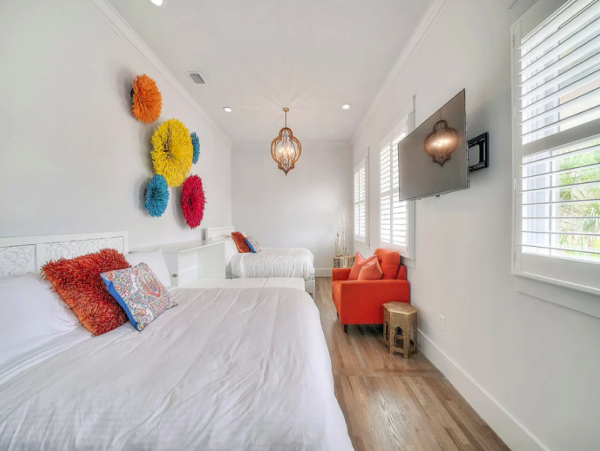 Luxurious Destin Beachfront Retreat: 8-Bedroom, 9-Bathroom Vacation Home