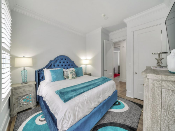 Luxurious Destin Beachfront Retreat: 8-Bedroom, 9-Bathroom Vacation Home