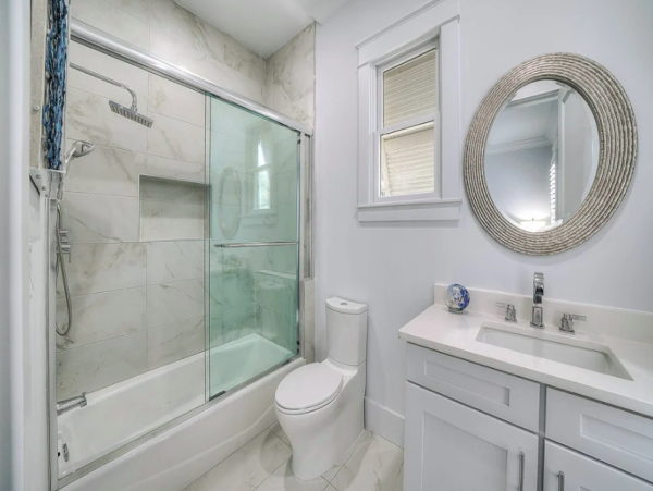 Luxurious Destin Beachfront Retreat: 8-Bedroom, 9-Bathroom Vacation Home