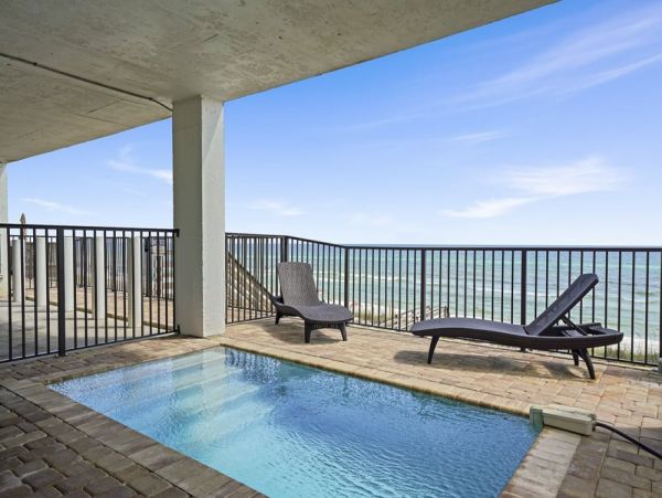 Destin Vacation Rental: Beachfront Luxury & Comfort