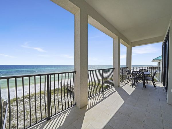 Destin Vacation Rental: Beachfront Luxury & Comfort