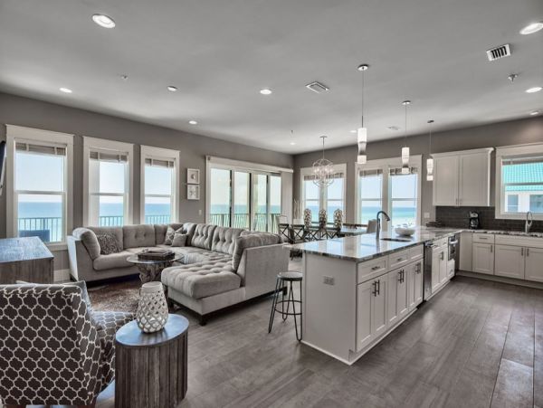 Destin Vacation Rental: Beachfront Luxury & Comfort