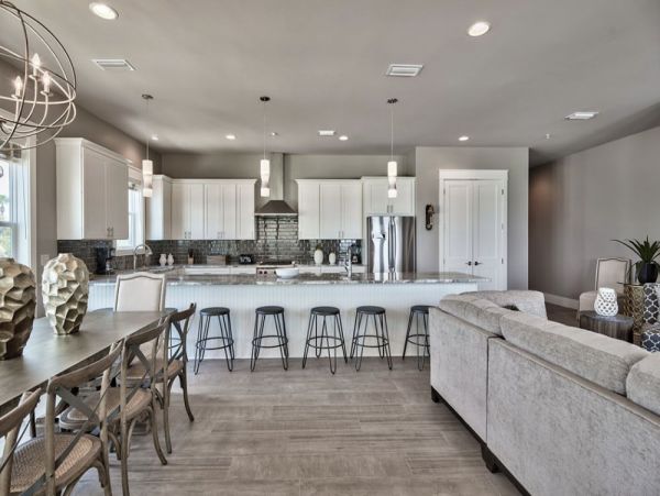 Destin Vacation Rental: Beachfront Luxury & Comfort