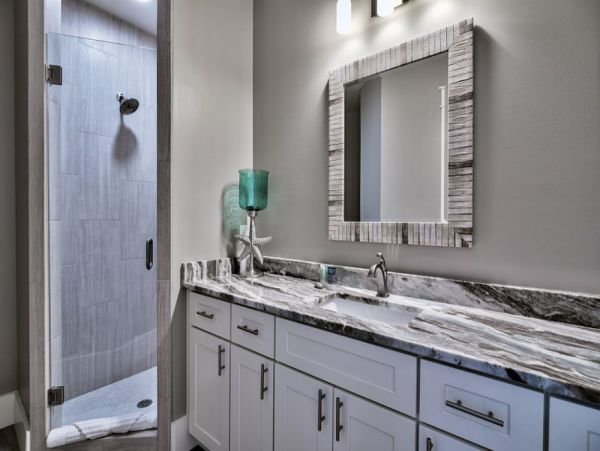 Destin Vacation Rental: Beachfront Luxury & Comfort
