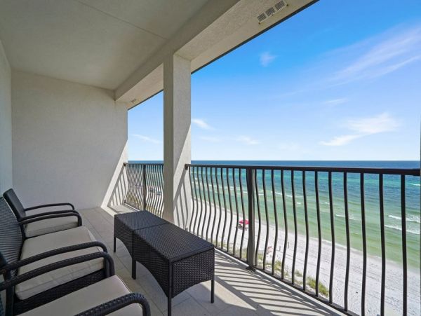 Destin Vacation Rental: Beachfront Luxury & Comfort