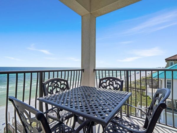 Destin Vacation Rental: Beachfront Luxury & Comfort